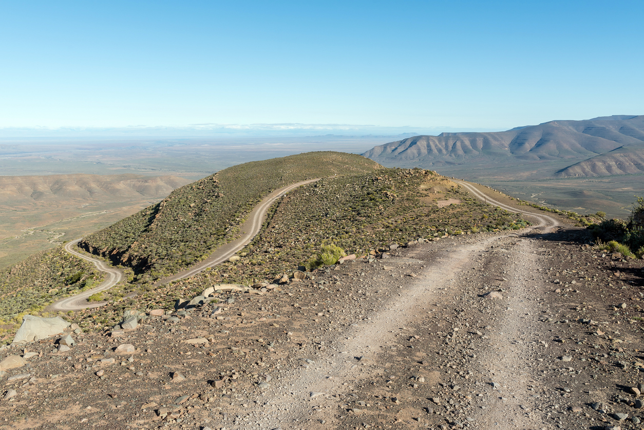 Hairpin bends of Ouberg Pass crossing the Roggeveld Escarpment with expansive views over the Great Karoo near Sutherland.