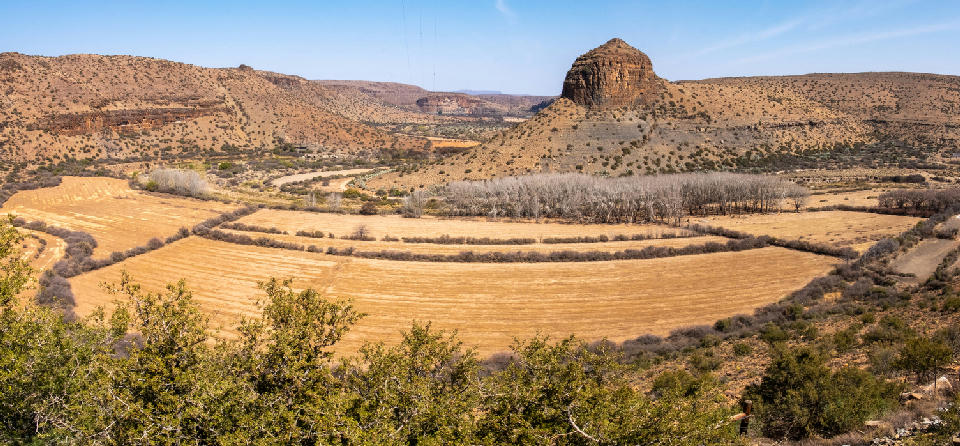 Karoo valley landscape and farmland near Nieu-Bethesda in the Eastern Cape, South Africa.