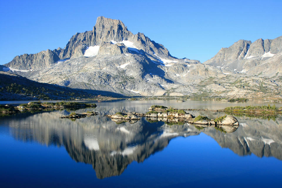 banner peak reflection thousand island lake ansel adams wilderness california alpine lake sierra nevada