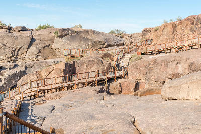 Boardwalks and viewing platforms among granite rocks at Augrabies Falls National Park.