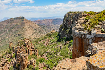Dolerite cliffs of the Valley of Desolation overlooking the Karoo landscape near Graaff-Reinet in Camdeboo National Park, South Africa.