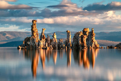 Tufa limestone formations along the shoreline of Mono Lake in the Eastern Sierra Nevada, California.