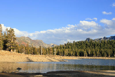 horseshoe lake low water shoreline exposed lakebed mammoth lakes eastern sierra nevada california alpine lake