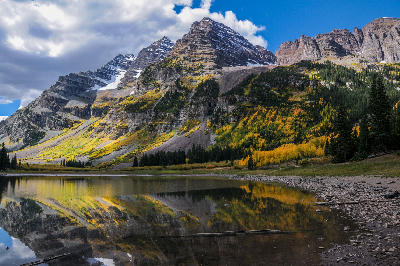 Crater Lake Maroon Bells reflection Aspen Colorado