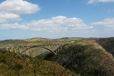 Grootrivier Bridge crossing a deep gorge near the eastern entrance to Baviaanskloof